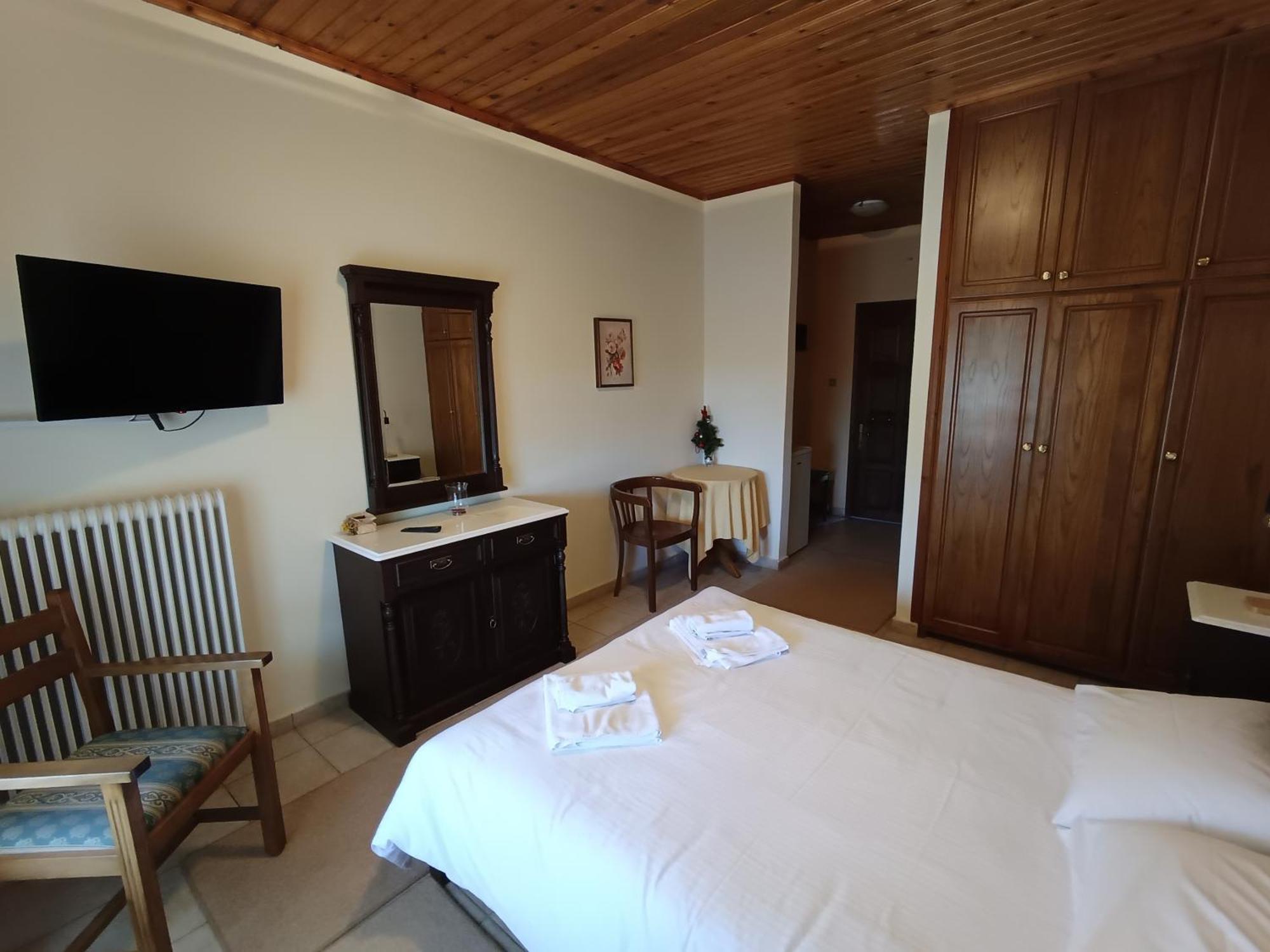 2 Alonia Hotel Anatoliki Frangista Phòng bức ảnh